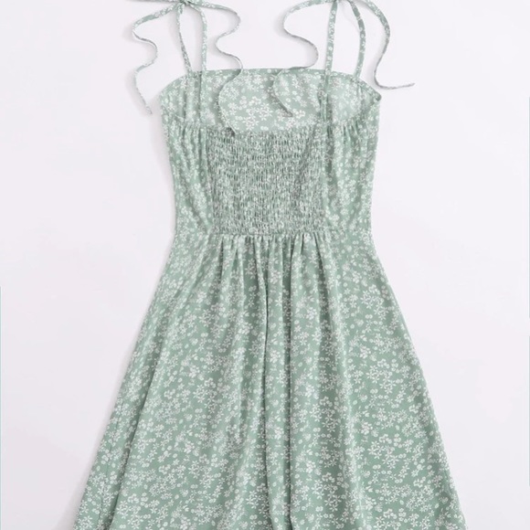 SHEIN floral sundress - Picture 3 of 4